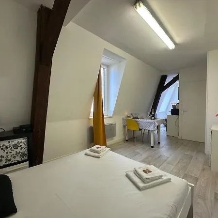 Calvaire Renove Proche Gare Apartment Sedan
